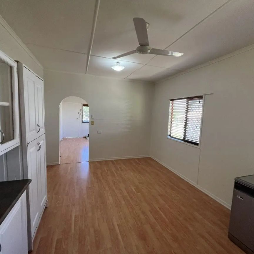 “Homely 3 Bed Cottage with Big Yard in ideal Ipswich location.” - Photo 1