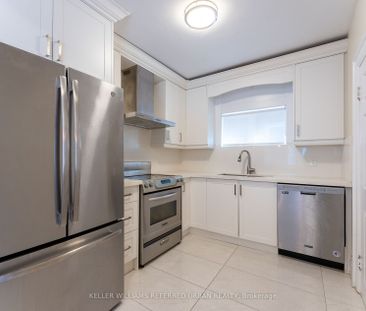 Detached Home For Lease | C8115954 - Photo 6