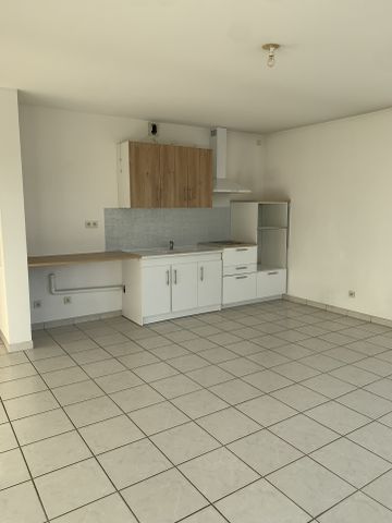 Location Appartement 3 pièces 64m² AUDINCOURT 25400 - Photo 2