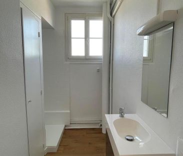 Location Appartement 3 pièces 60m² ST NAZAIRE 44600 - Photo 3