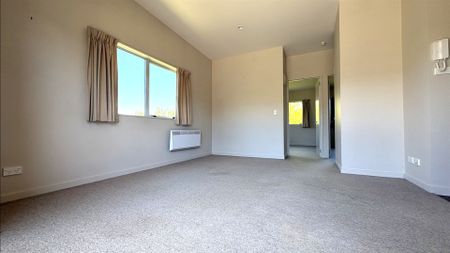 Keeping it light in Bordesley - Photo 2