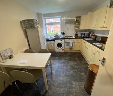 3 bedroom flat to rent - Photo 5