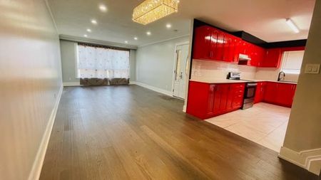 For Lease - 102 Northover Street, Toronto, Ontario - Photo 5