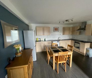 2 Bed Flat, Fremington Court, CV1 - Photo 3