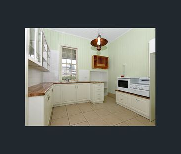 Character Home close to the CBD! - Photo 1