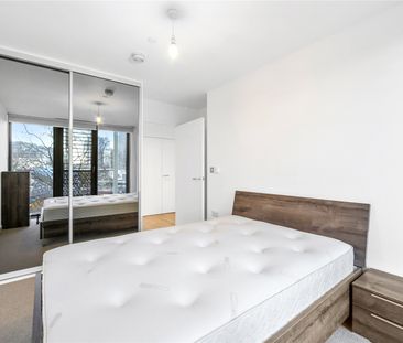 Stratosphere Tower, Great Eastern Road, London, E15 - Photo 6