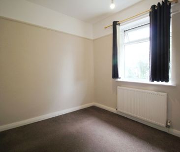 Laburnum Grove, Saltney, Chester - Photo 2