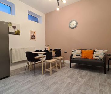 Vicarage Place Room 5 - Photo 1