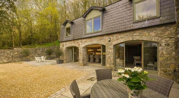 The Extension, Lower New Beaupre House, St Hilary, CF71 - Photo 1
