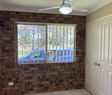 3 bedroom brick with carport - Photo 3