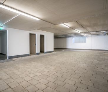 Exklusive Neubauwohnung mit atemberaubendem Fernblick und Balkonpar... - Photo 1