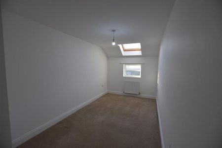 3 bedroom apartment to rent - Photo 3