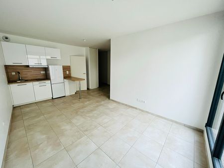 Location Appartement 2 pièces 46m² - Photo 5