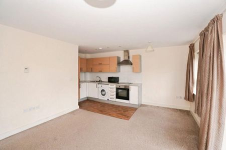 2 bedroom flat to rent - Photo 2