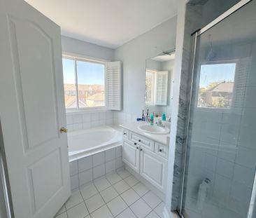 For Lease - 320 Country Glen Road, Markham, Ontario - Photo 1