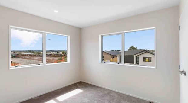 Spacious Family Residence - Photo 1