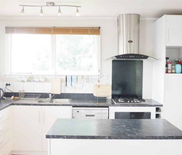 HILLMORTON - 3 BEDROOM, 1 BATHROOM, HEATPUMP, DOUBLE GARAGE - Photo 3