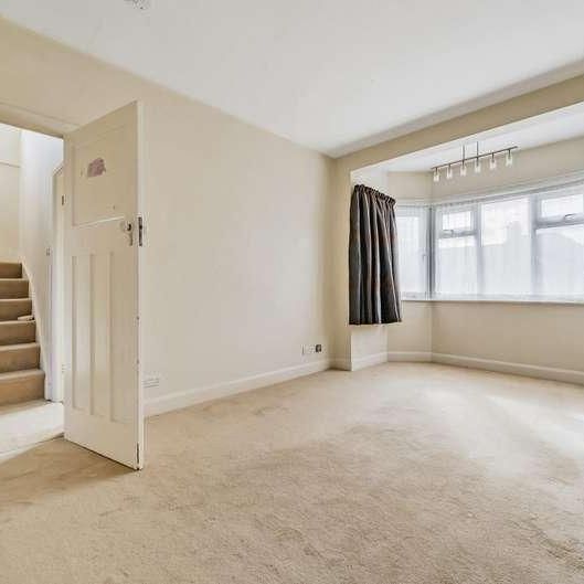 Lullington Garth, Woodside, N12 - Photo 1