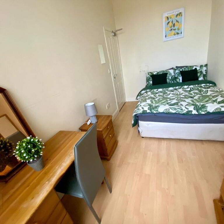 Wolseley Street, Room 5, All Bills Included, Belfast, BT7 1LG - Photo 1