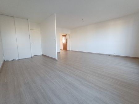Location Appartement 3 pièces 72m² JOUE LES TOURS 37300 - Photo 3