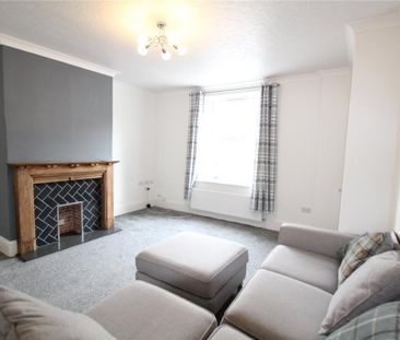 2 bedroom terraced house to rent - Photo 2