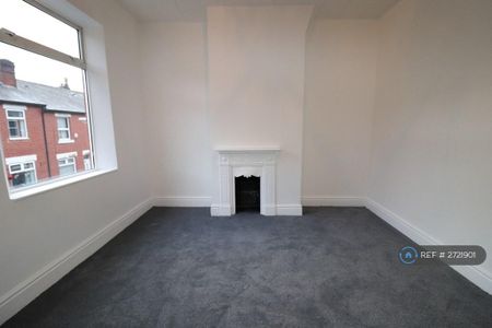 2 bedroom terraced house to rent - Photo 4