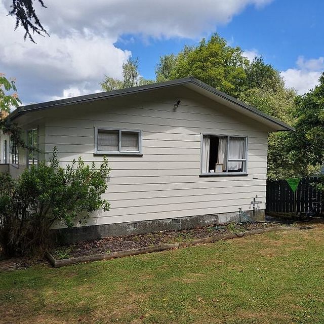 Spacious 4BR Family Home in Upper Hutt - Photo 1