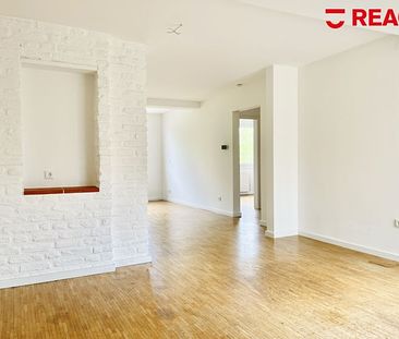 Moderne 4-Zimmer-Maisonette-Wohnung mit Marken-Einbauküche und Terrasse in Würselen! - Foto 4