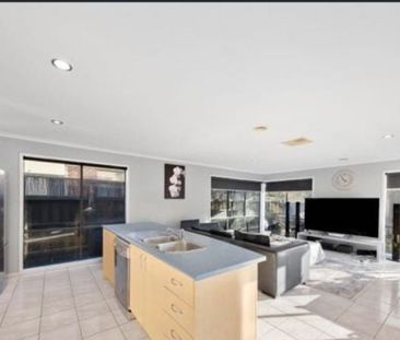 **Charming Family Home in a Prime Location** - Photo 5