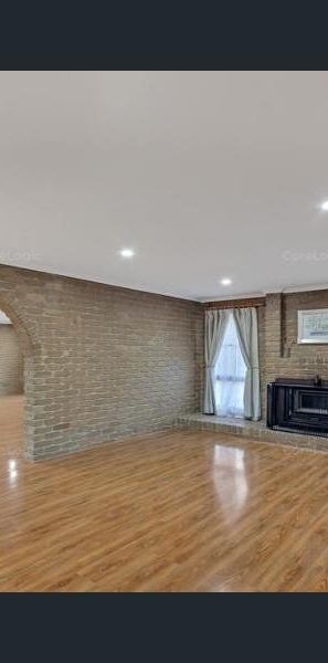 Solid 3 Bedroom Home For Lease in Bellbridge Estate!! - Photo 1