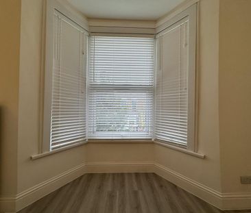 2 bedroom semi-detached house to rent - Photo 5