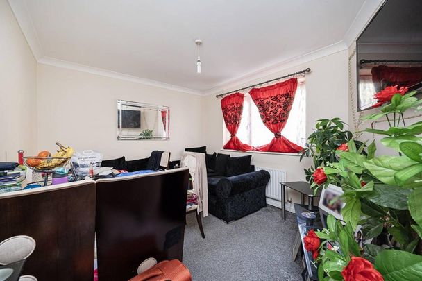 3 bedroom flat to rent - Photo 1