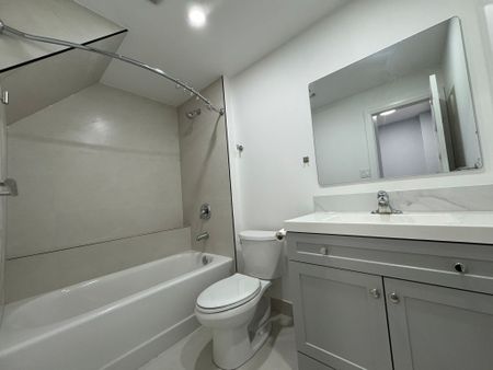 For Lease - 618 Bathurst Street Unit# 203, Toronto, Ontario - Photo 5