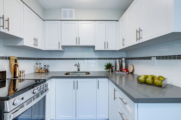 Bachelor Apartment - Photo 1