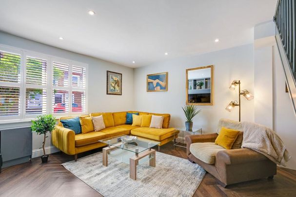 3 bedroom terraced house to rent - Photo 1