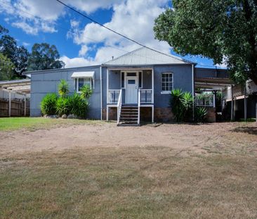 Three Bedroom Home close to Centre of Town - Photo 6