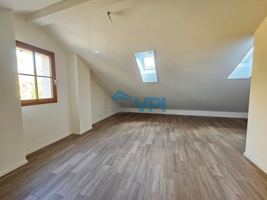 Superb semi-detached 6-room villa with private terrace and garden in B - Photo 1