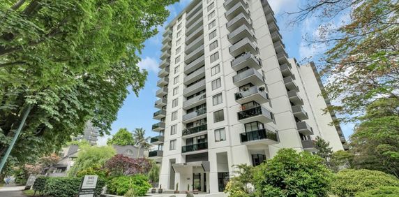 Governor’s Square - Photo 2