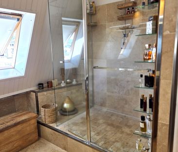 Location Appartement 4 pièces 115m² ST DENIS 97400 - Photo 5