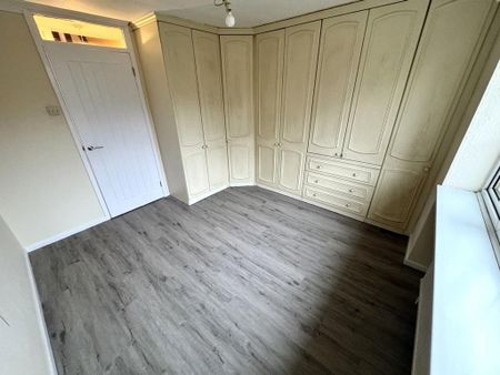 4 bedroom link detached house to rent - Photo 5