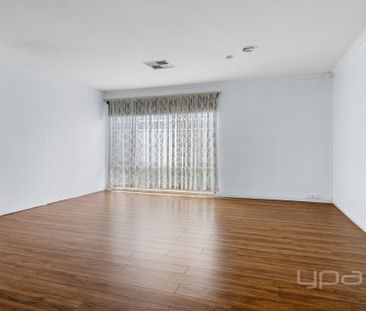 3 BEDROOM FAMILY HOME - Photo 6