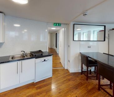 4 bedroom terraced house to rent - Photo 6