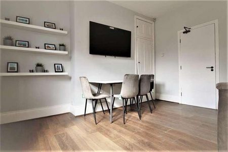 Wingrove Avenue, Newcastle Upon Tyne, NE4 - Photo 2