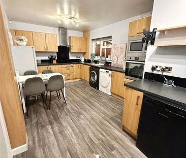 2 bedroom semi-detached house to rent - Photo 3