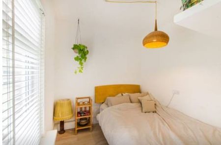 1 Bed Flat, Hazel Way, SE1 - Photo 3