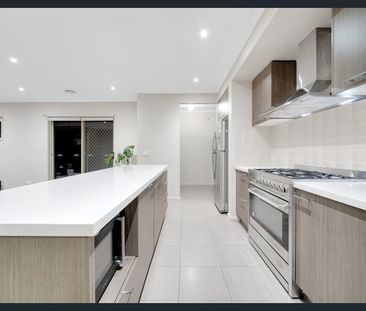 East facing family home in the prestigious 'Heartlands Estate' in T... - Photo 6