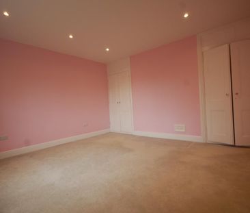 4 bedroom detached house to rent - Photo 4