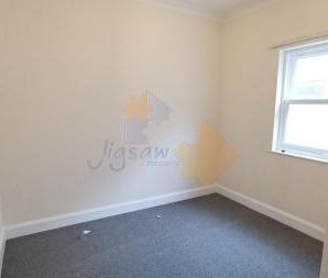 2 bedroom Flat To Let - Photo 2