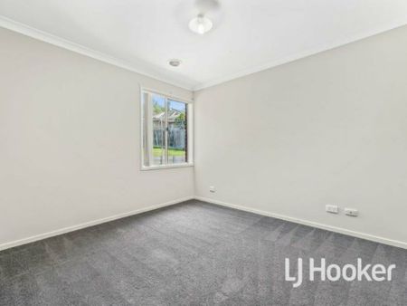 Huge Block With A Family Home! - Photo 5