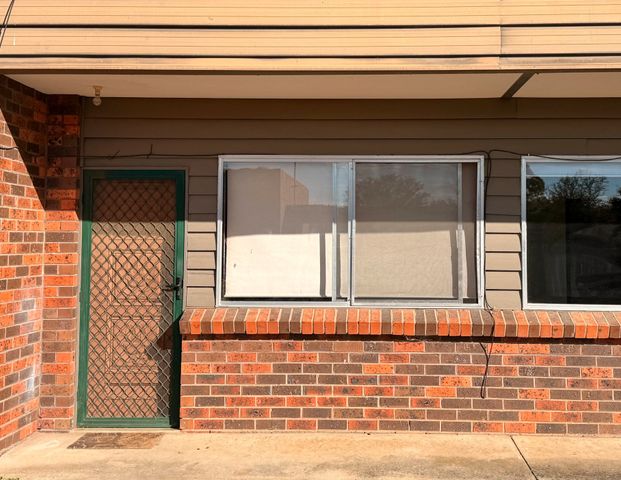 Affordable Unit in Prime Location! - Photo 1